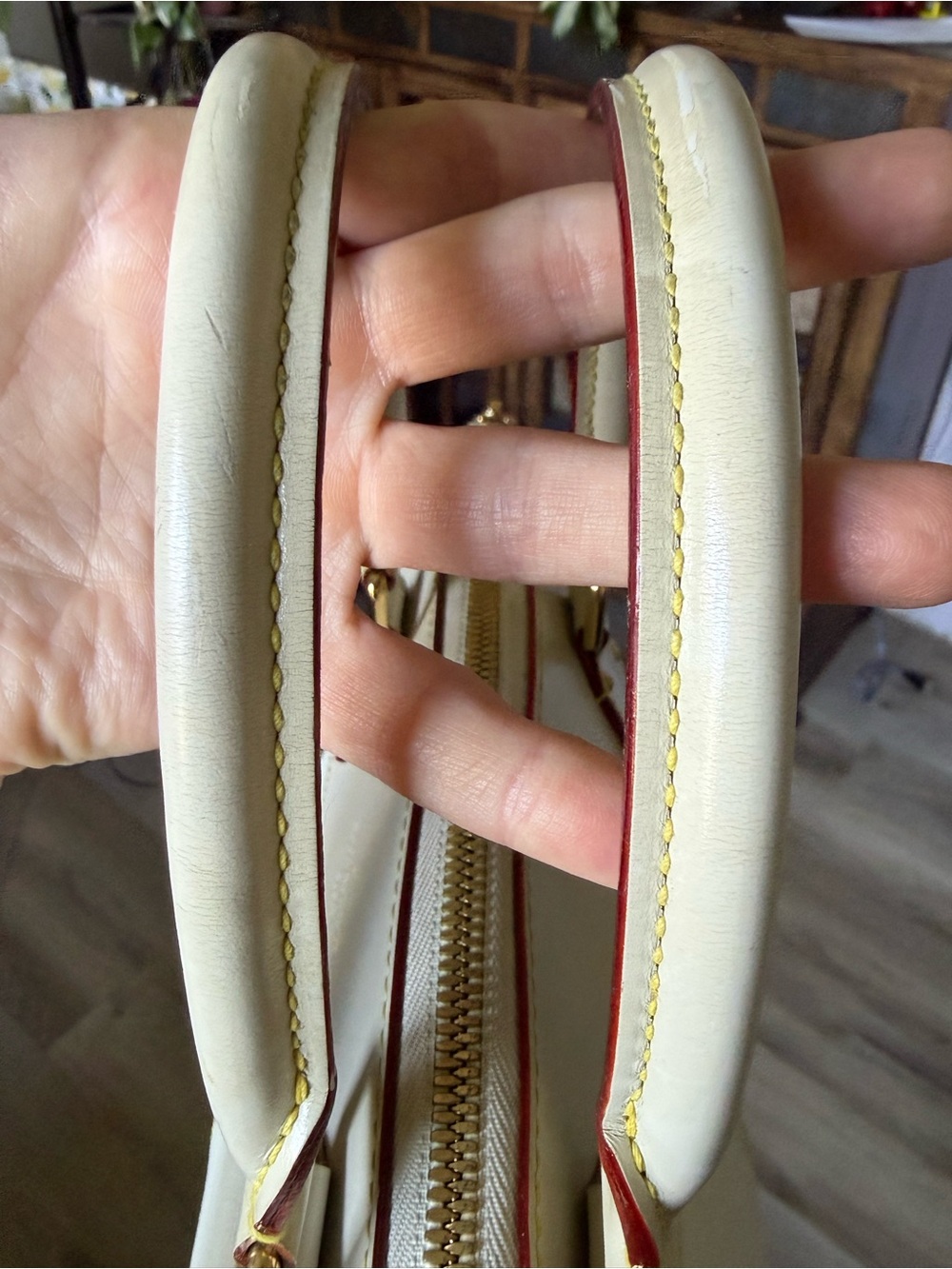 Louis Vuitton Cream/Beige Leather Top-Handle Tote - Picture 4 of 7